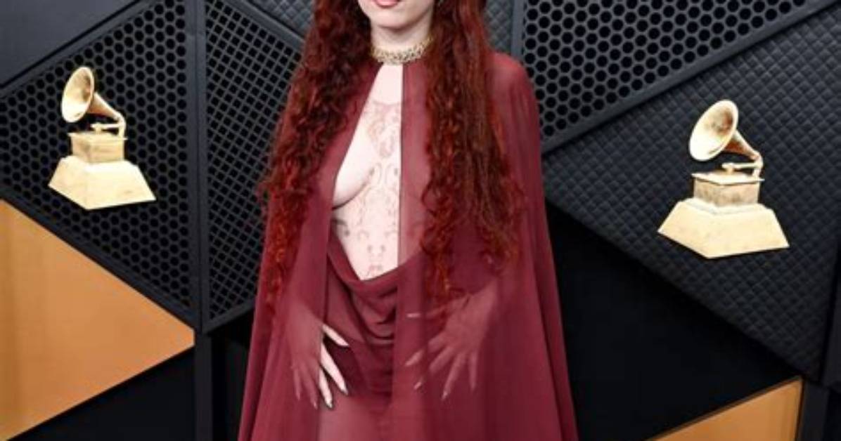 Grammys Red Carpet Stunner: How Chappell Roan's Daring Mugler Reveal Unfolded in Real Time
