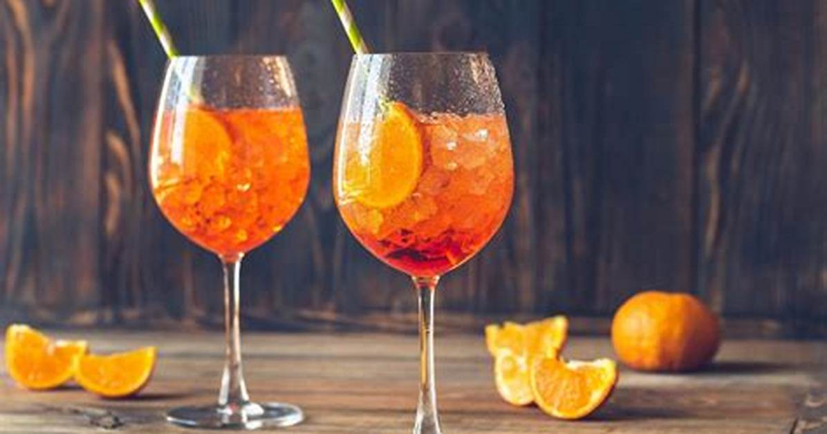 Is Aperol Spritz Actually Diet-Friendly? Nutritionists Weigh In