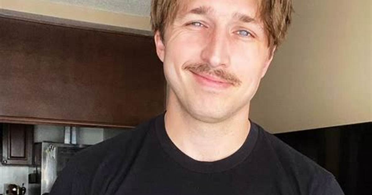Is Shayne Topp Bisexual? the Truth Behind the Viral Smosh Rumors and His Personal Life