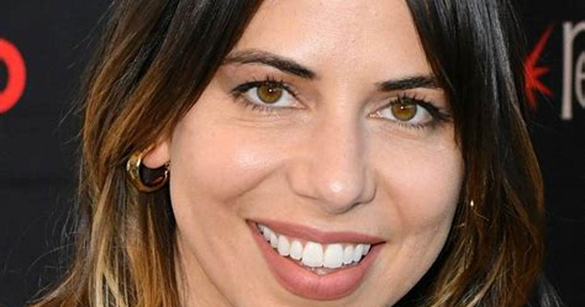 Laura Bailey's Most Iconic Looks: High-Fashion Runways to Comic-Con Red Carpets