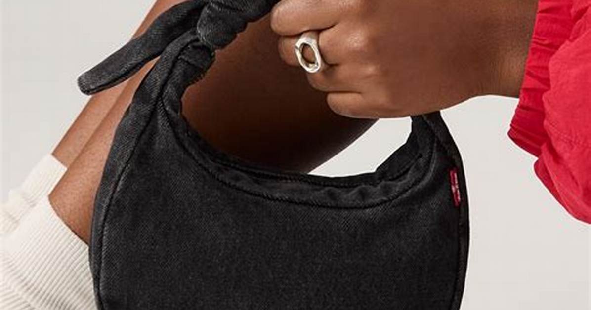 Levi's Baby Brooklyn Bag in Hands: Real Photos, Fit Checks, and Durability Breakdown