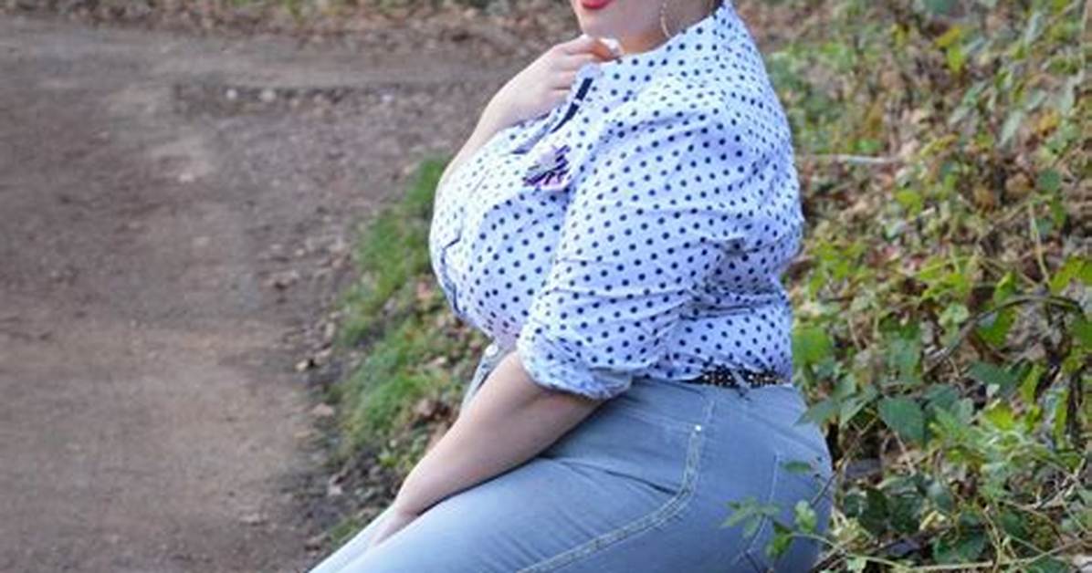 The Evolution of Fuller-Bust Fashion: from Limited Options to Glamour's Modern Curvy Revolution