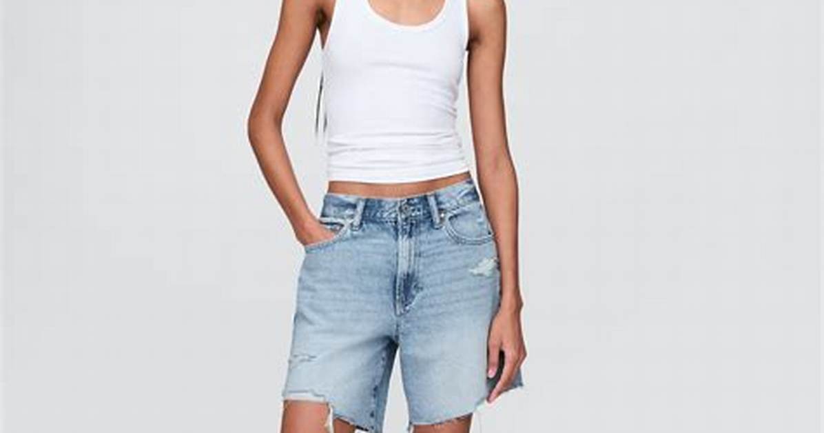 The Return of Jorts: How Gap's '90S Denim Shorts Became This Season's Summer Essential