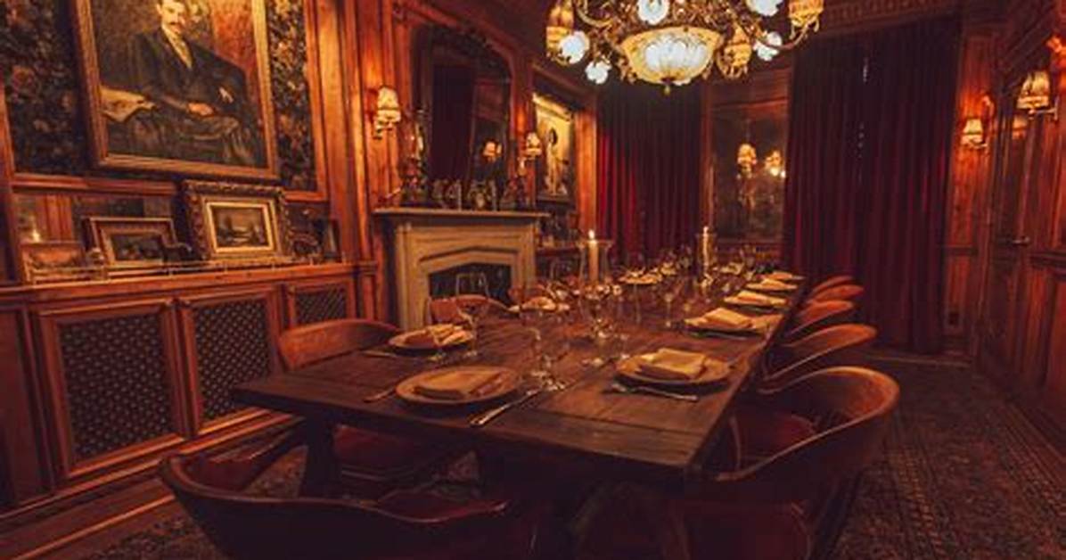 What Dining at 4 Charles Prime Rib Actually Looks Like: Cuts, Drinks & Vibe