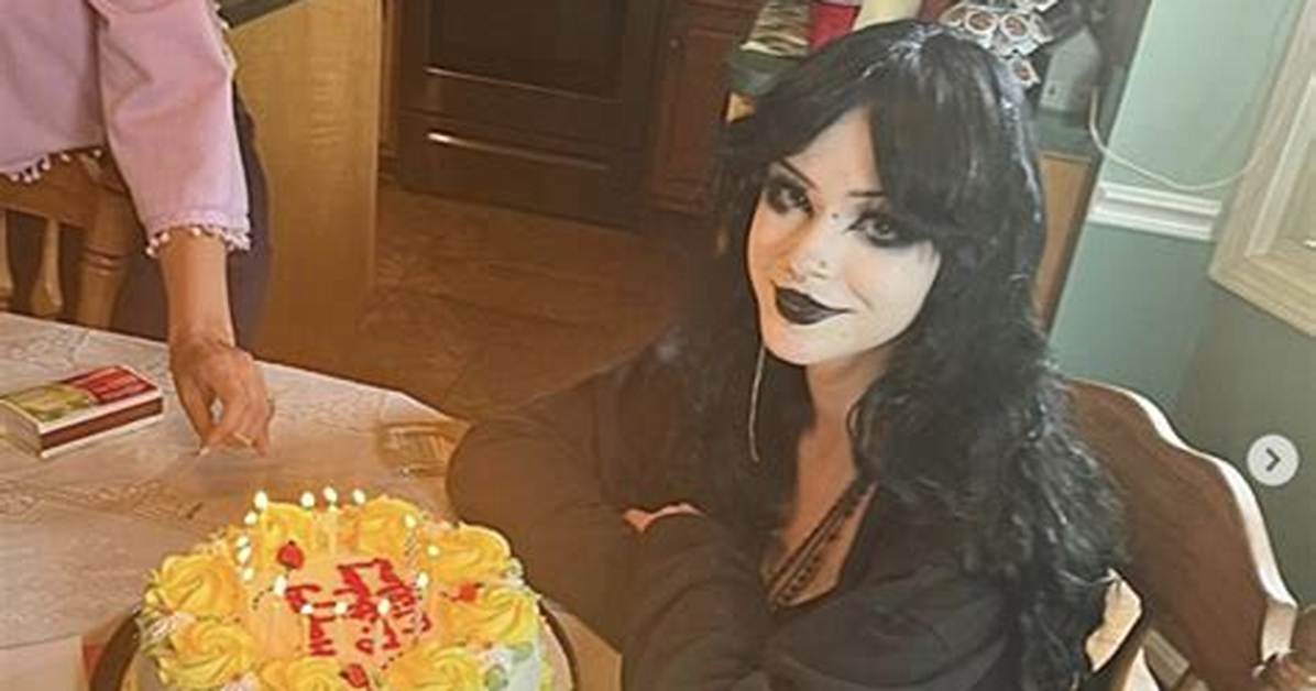 What Is the Viral Family Goth Girl Tool? Fact-Checking the Filter Phenomenon